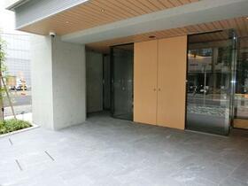 16/16 エントランス