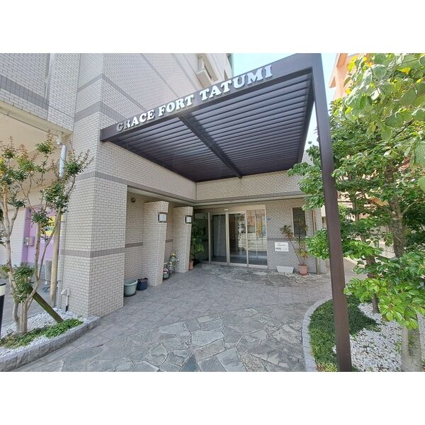 16/17 エントランス