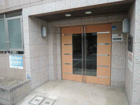 13/13 エントランス