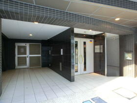 13/13 エントランス