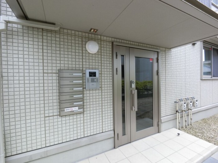 19/25 エントランス