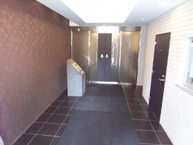 2/2 エントランス