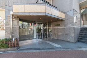 16/16 エントランス