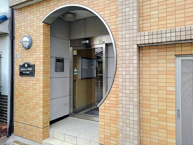 14/20 エントランス