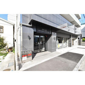 16/16 エントランス