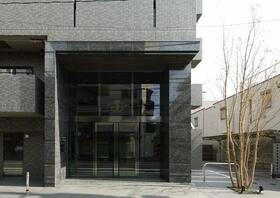 16/16 エントランス