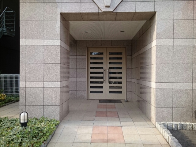 14/20 エントランス