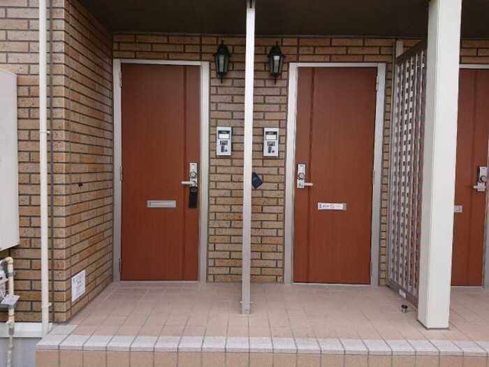 13/16 エントランス