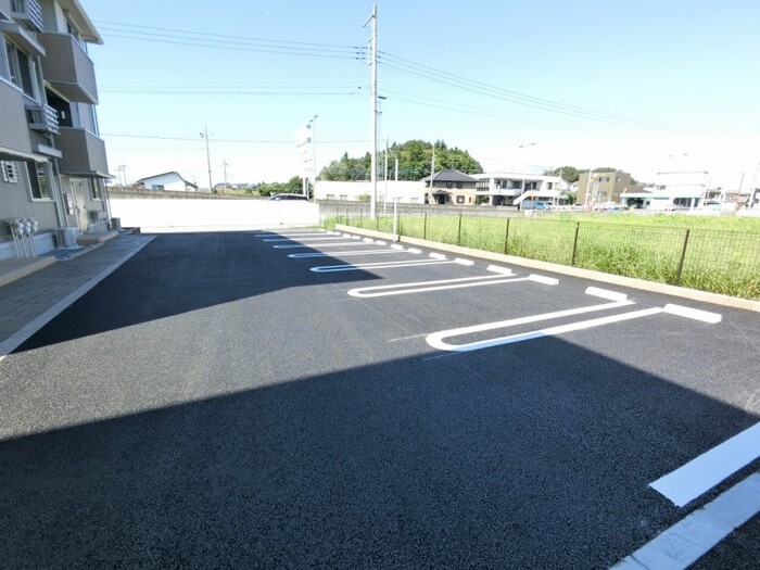 20/27 駐車場