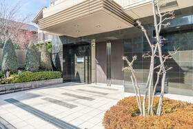 17/23 エントランス