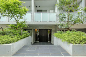 13/16 エントランス