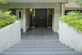 14/16 エントランス