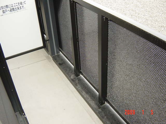 18/28 バルコニー