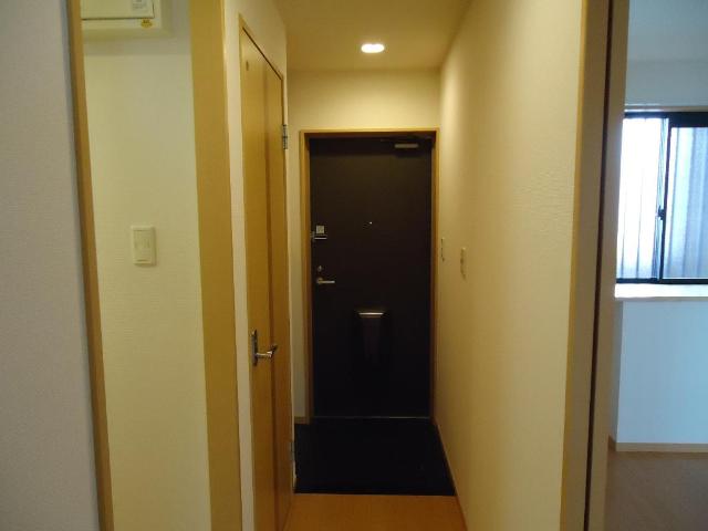 13/30 玄関