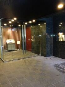 16/16 エントランス