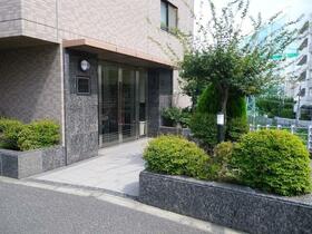 15/15 エントランス