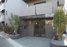 16/16 エントランス