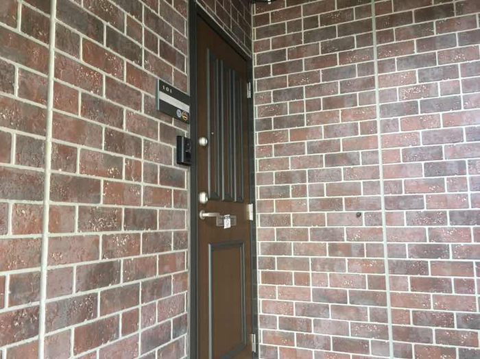 18/20 エントランス