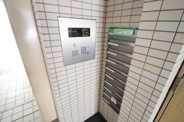 18/21 エントランス