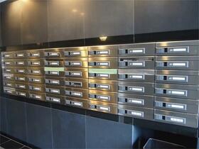 16/16 エントランス