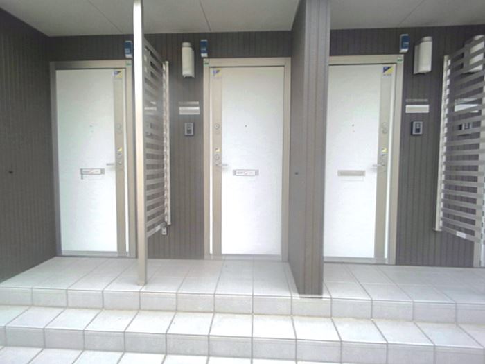 2/5 エントランス