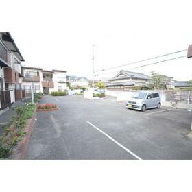 16/16 駐車場