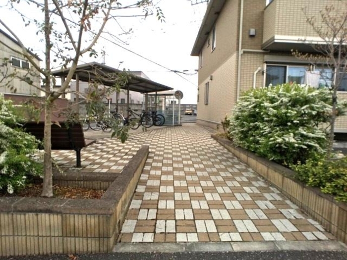 19/27 エントランス