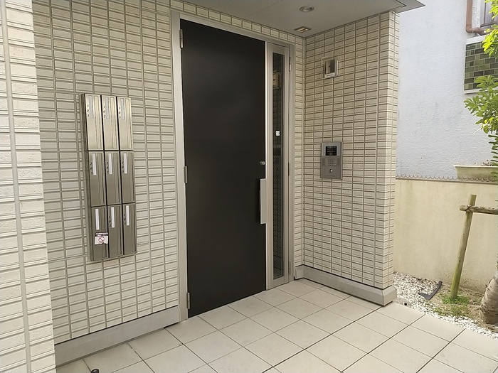 19/27 エントランス