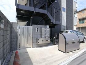 16/19 エントランス