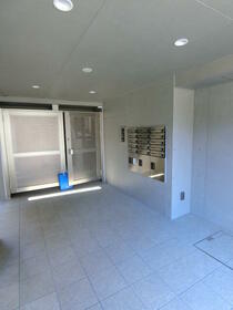 16/16 エントランス