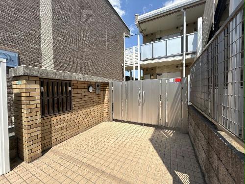 14/14 エントランス