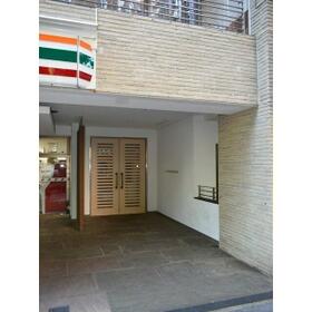 2/3 エントランス