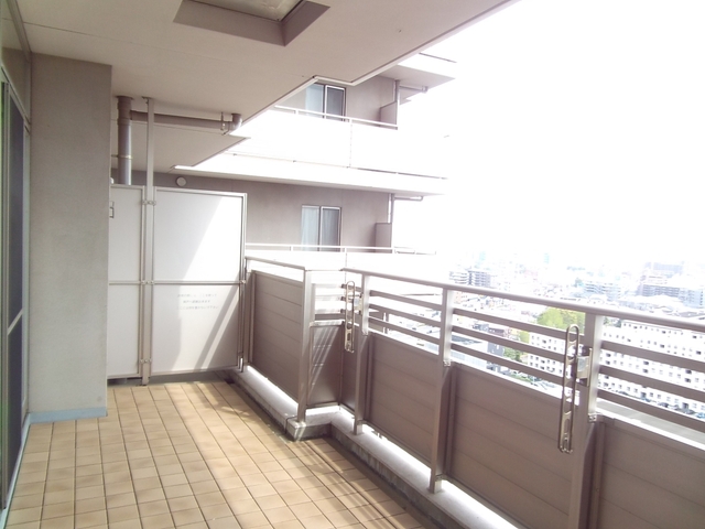 13/16 バルコニー