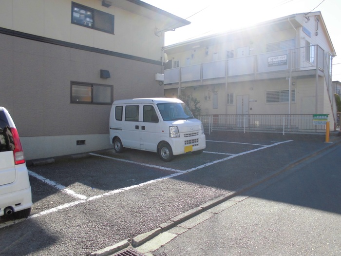 15/15 駐車場