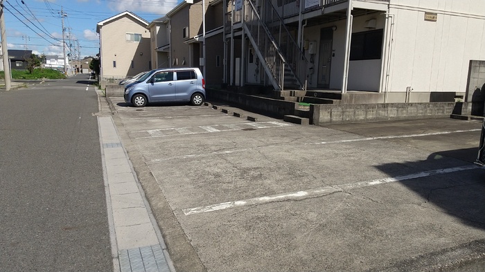 15/15 駐車場