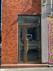 16/16 エントランス