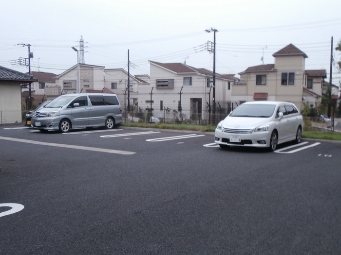 17/17 駐車場