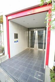 16/16 エントランス