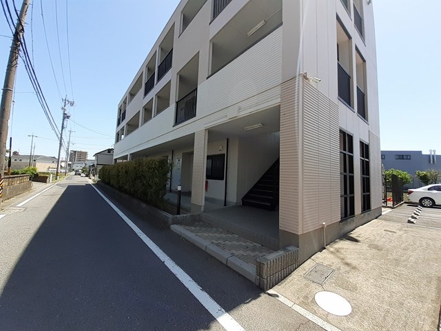 14/20 エントランス