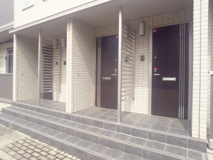 19/23 エントランス