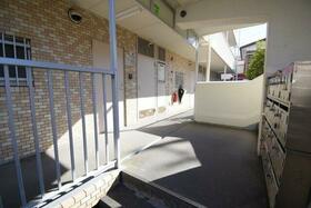 16/17 エントランス