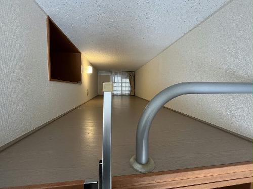 13/14 エントランス