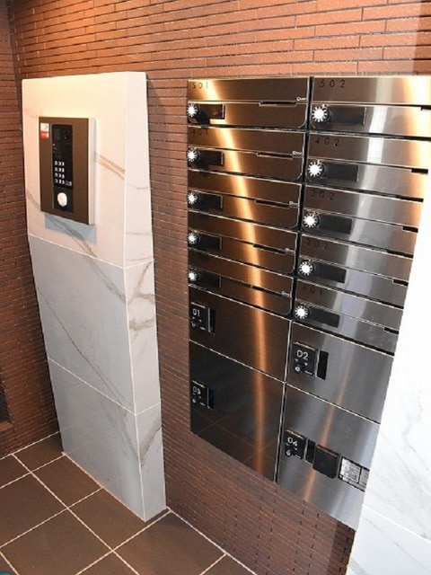 14/20 エントランス