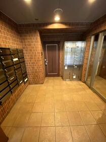 2/2 エントランス