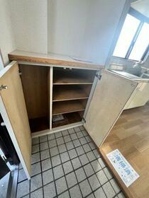 16/23 エントランス