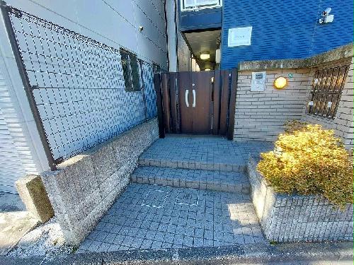 2/2 エントランス