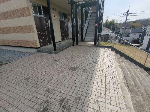 13/21 エントランス