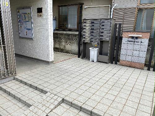 13/21 エントランス