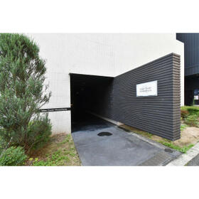 16/16 エントランス