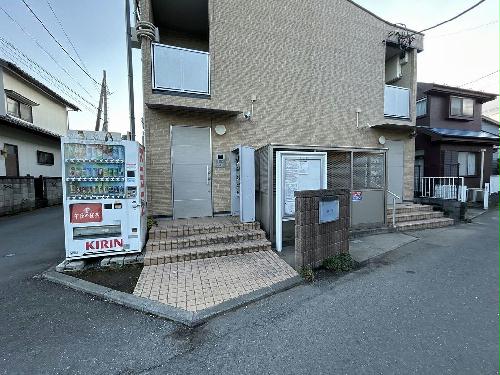 13/14 エントランス